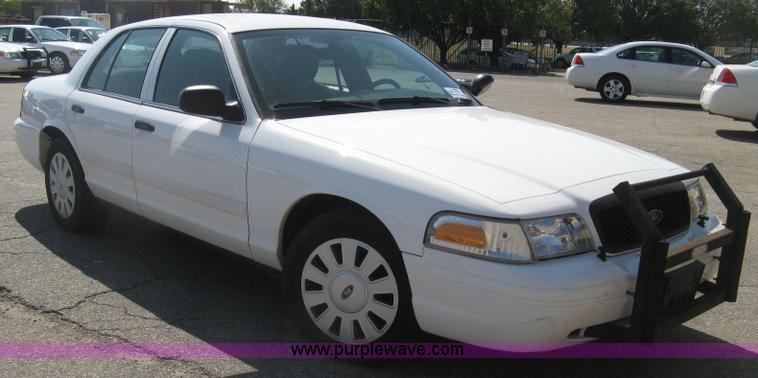 image for item E7923 2011 Ford Crown Victoria Police Interceptor