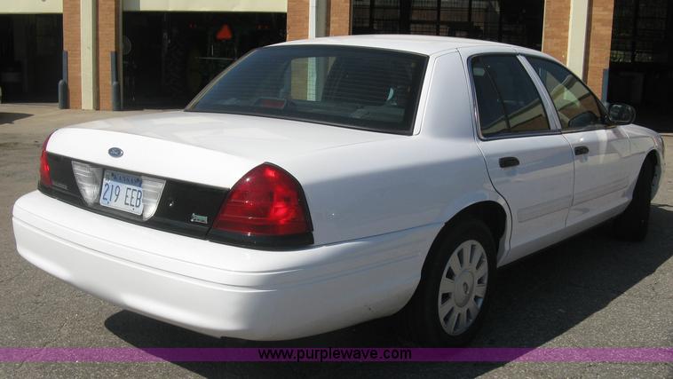image for item E7923 2011 Ford Crown Victoria Police Interceptor