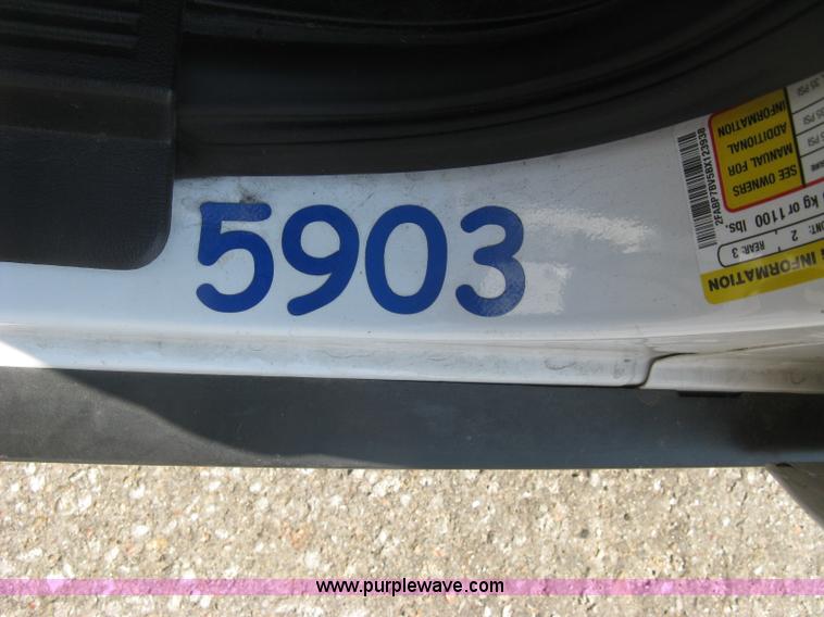 image for item E7923 2011 Ford Crown Victoria Police Interceptor