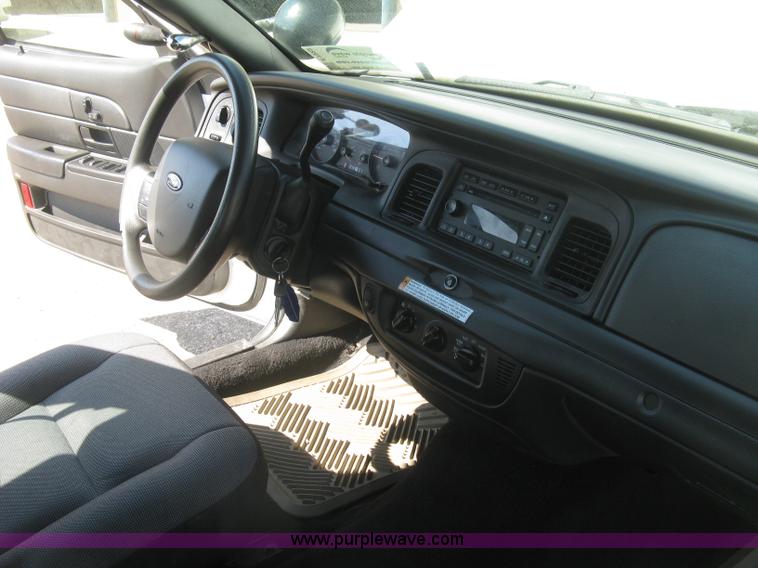 image for item E7923 2011 Ford Crown Victoria Police Interceptor
