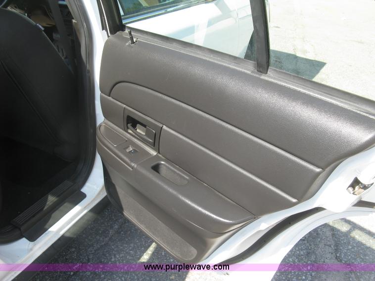 image for item E7923 2011 Ford Crown Victoria Police Interceptor