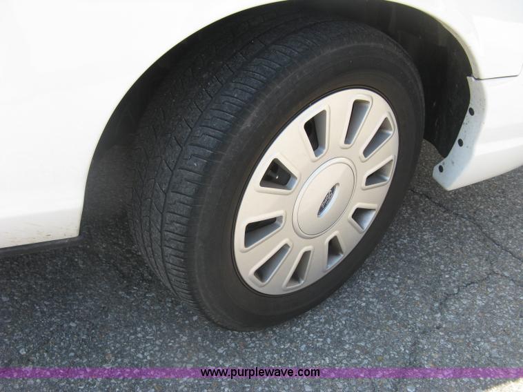 image for item E7923 2011 Ford Crown Victoria Police Interceptor