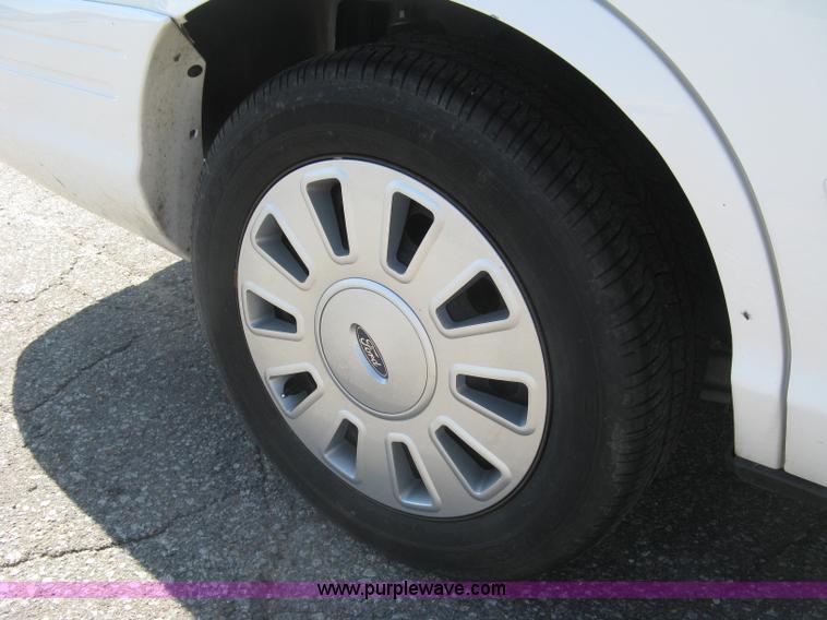 image for item E7923 2011 Ford Crown Victoria Police Interceptor