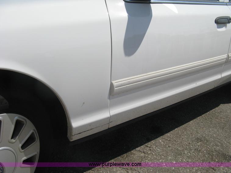 image for item E7923 2011 Ford Crown Victoria Police Interceptor