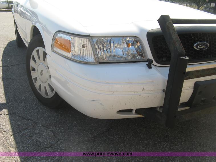 image for item E7923 2011 Ford Crown Victoria Police Interceptor