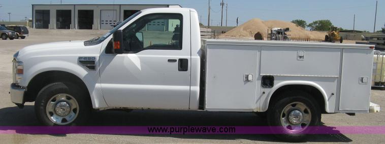 image for item E7924 2008 Ford F250 Super Duty XLT utility truck