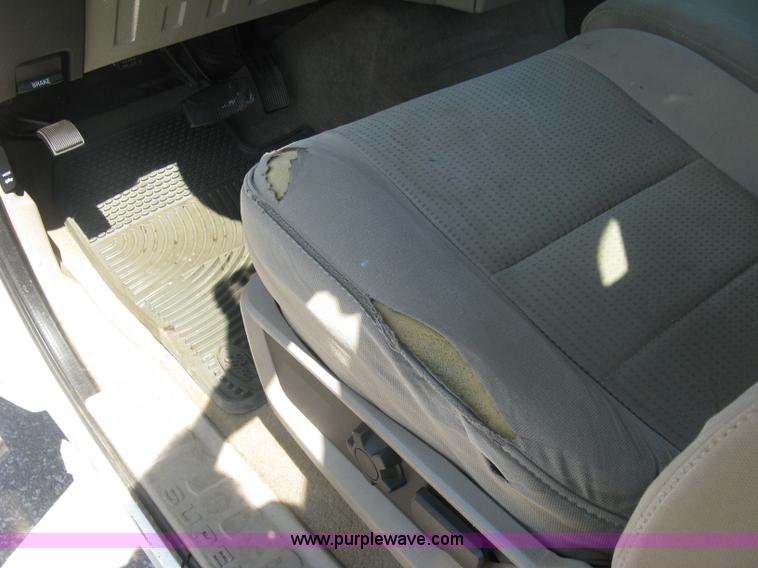 image for item E7924 2008 Ford F250 Super Duty XLT utility truck