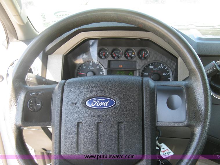 image for item E7924 2008 Ford F250 Super Duty XLT utility truck