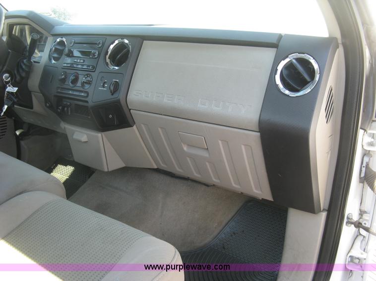 image for item E7924 2008 Ford F250 Super Duty XLT utility truck