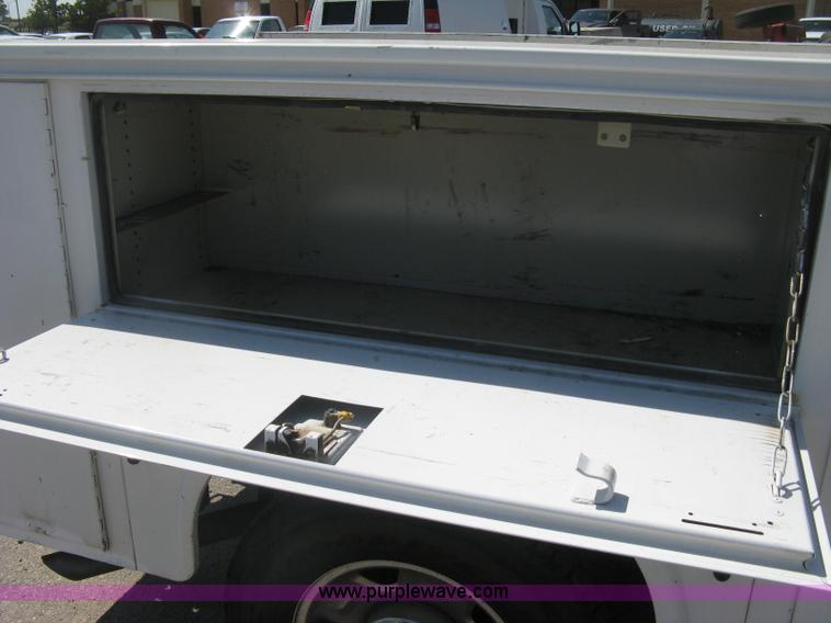 image for item E7924 2008 Ford F250 Super Duty XLT utility truck