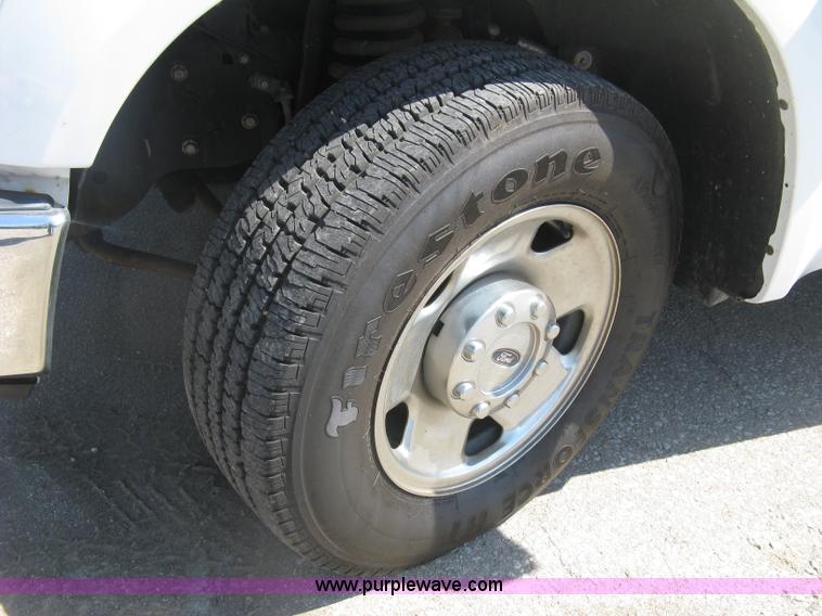 image for item E7924 2008 Ford F250 Super Duty XLT utility truck