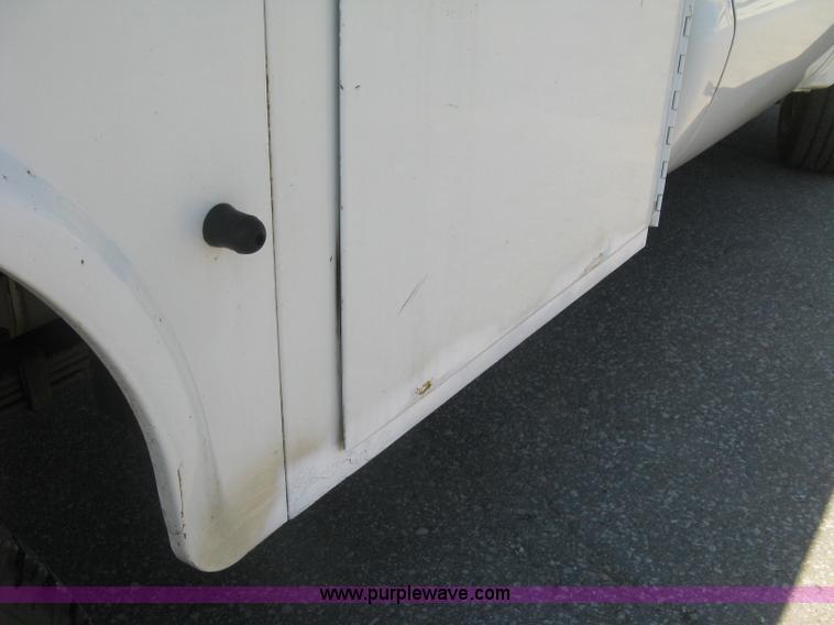 image for item E7924 2008 Ford F250 Super Duty XLT utility truck