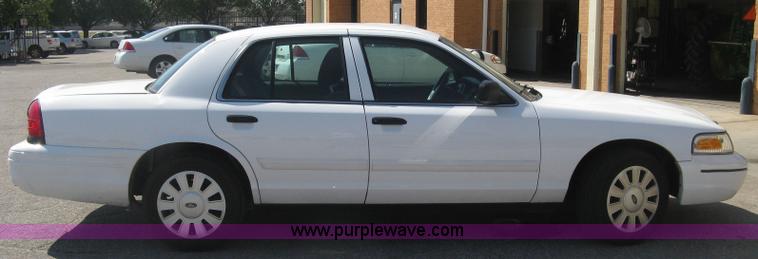 image for item E7925 2011 Ford Crown Victoria Police Interceptor