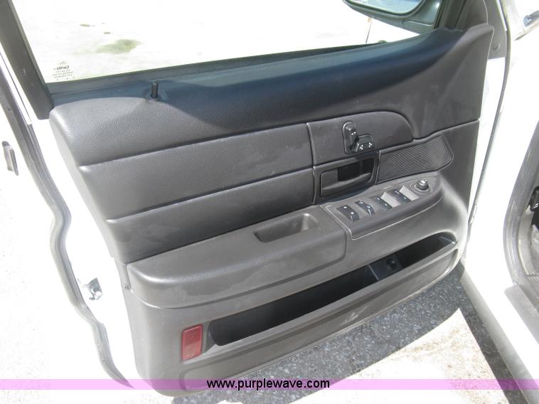 image for item E7925 2011 Ford Crown Victoria Police Interceptor