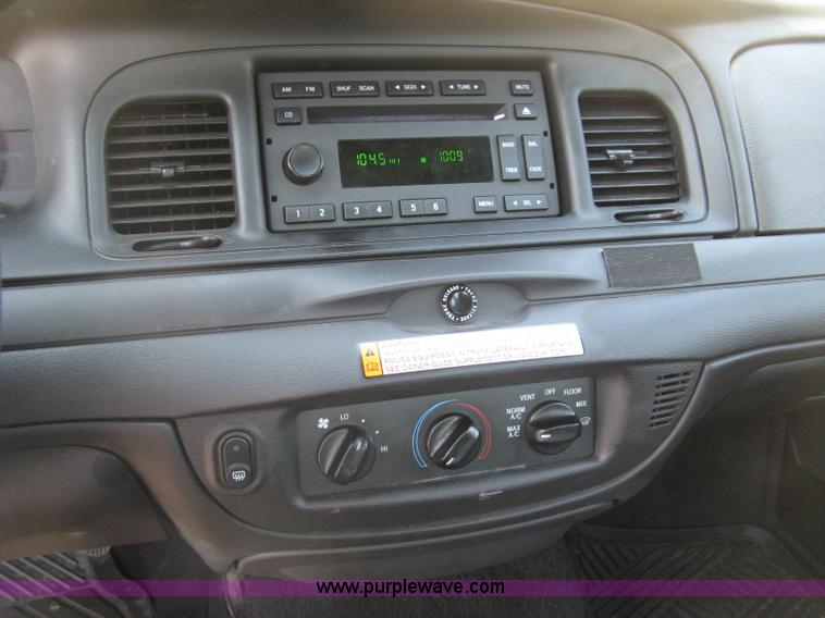 image for item E7925 2011 Ford Crown Victoria Police Interceptor