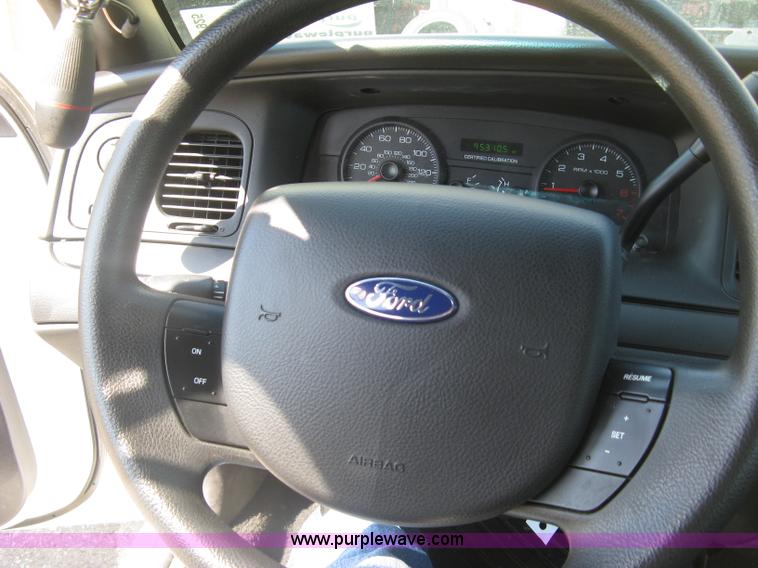 image for item E7925 2011 Ford Crown Victoria Police Interceptor