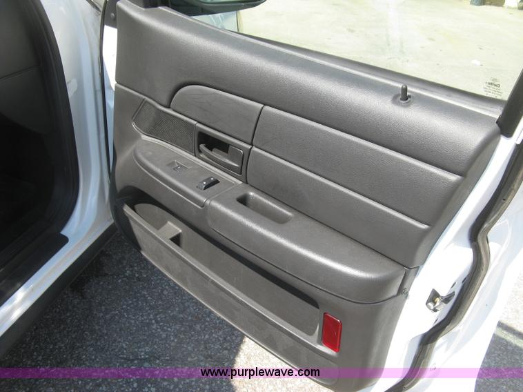 image for item E7925 2011 Ford Crown Victoria Police Interceptor