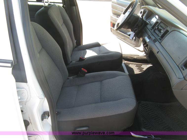 image for item E7925 2011 Ford Crown Victoria Police Interceptor