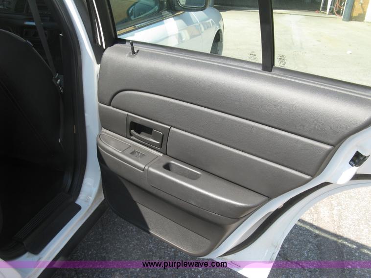 image for item E7925 2011 Ford Crown Victoria Police Interceptor