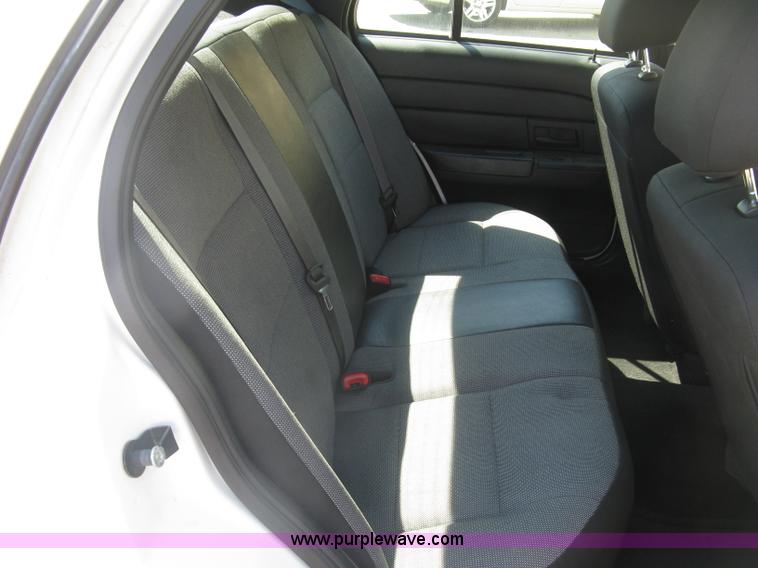 image for item E7925 2011 Ford Crown Victoria Police Interceptor