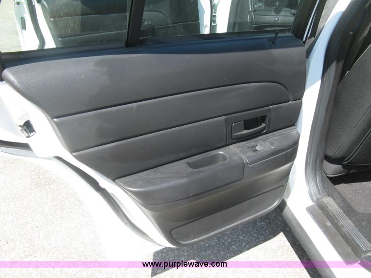 image for item E7925 2011 Ford Crown Victoria Police Interceptor