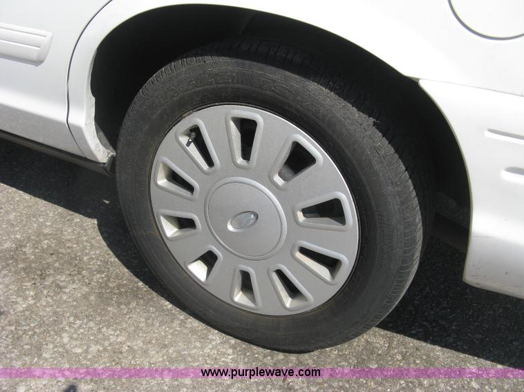 image for item E7925 2011 Ford Crown Victoria Police Interceptor