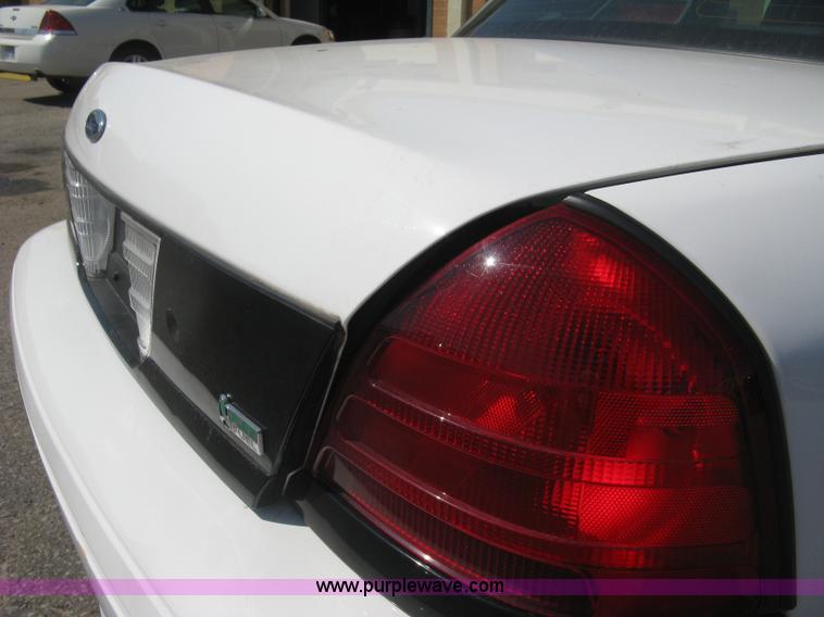 image for item E7925 2011 Ford Crown Victoria Police Interceptor
