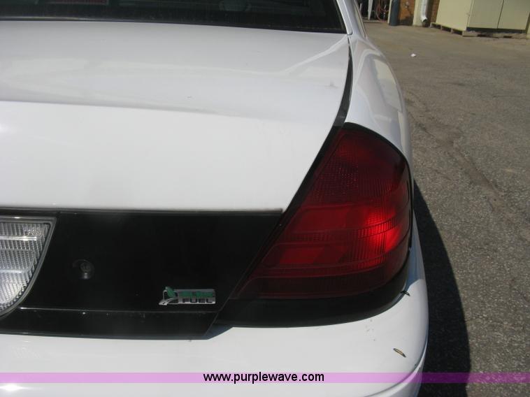 image for item E7925 2011 Ford Crown Victoria Police Interceptor
