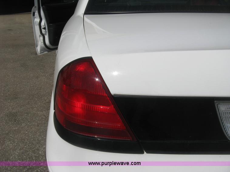 image for item E7925 2011 Ford Crown Victoria Police Interceptor
