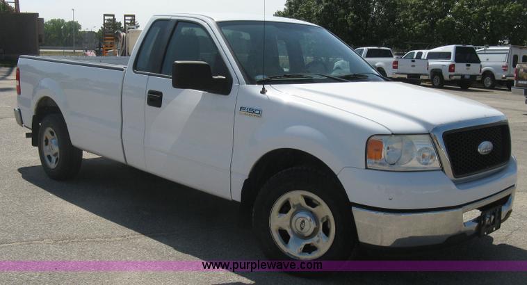 image for item E7926 2007 Ford F150 XLT pickup truck
