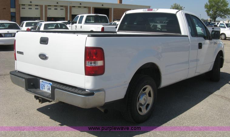 image for item E7926 2007 Ford F150 XLT pickup truck