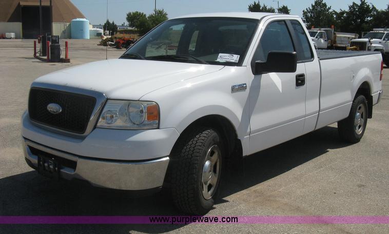 image for item E7926 2007 Ford F150 XLT pickup truck