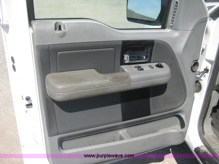 image for item E7926 2007 Ford F150 XLT pickup truck