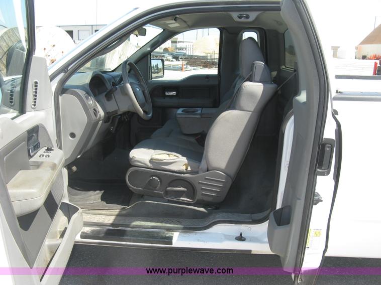 image for item E7926 2007 Ford F150 XLT pickup truck