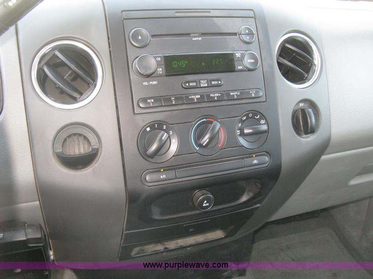 image for item E7926 2007 Ford F150 XLT pickup truck