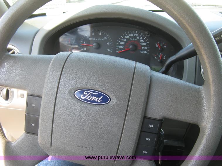 image for item E7926 2007 Ford F150 XLT pickup truck