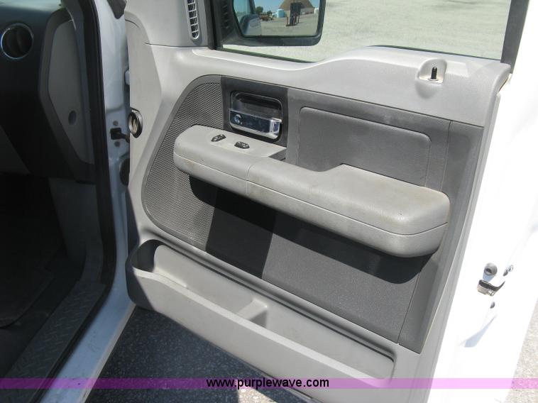 image for item E7926 2007 Ford F150 XLT pickup truck