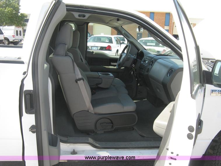 image for item E7926 2007 Ford F150 XLT pickup truck
