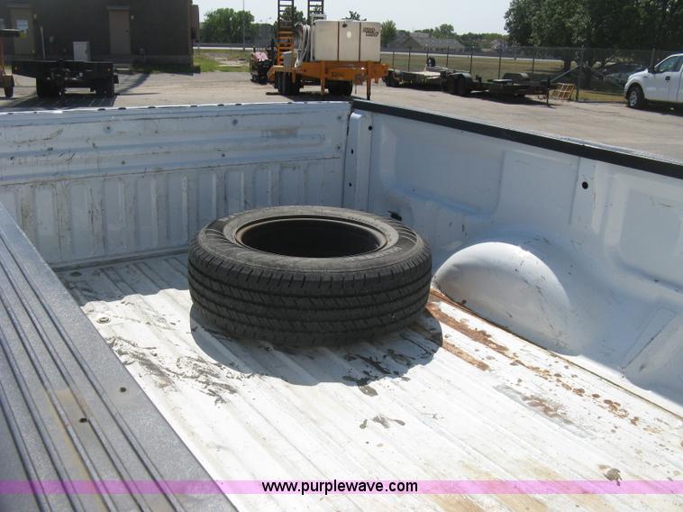 image for item E7926 2007 Ford F150 XLT pickup truck