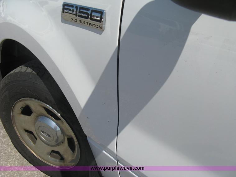 image for item E7926 2007 Ford F150 XLT pickup truck