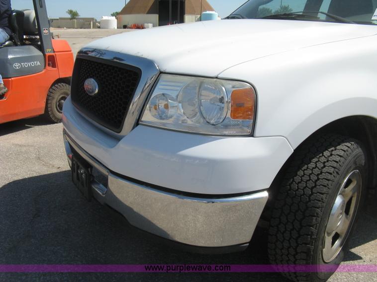 image for item E7926 2007 Ford F150 XLT pickup truck