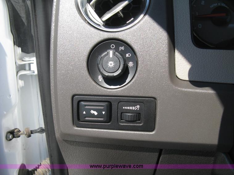 image for item E7927 2010 Ford F150 XLT pickup truck