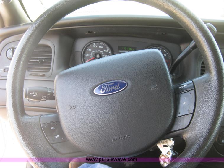 image for item E7928 2011 Ford Crown Victoria Police Interceptor