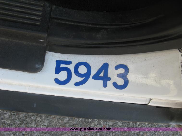 image for item E7928 2011 Ford Crown Victoria Police Interceptor