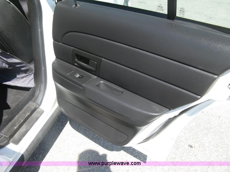 image for item E7928 2011 Ford Crown Victoria Police Interceptor