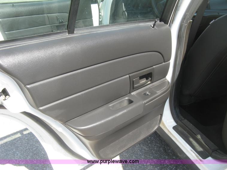 image for item E7928 2011 Ford Crown Victoria Police Interceptor
