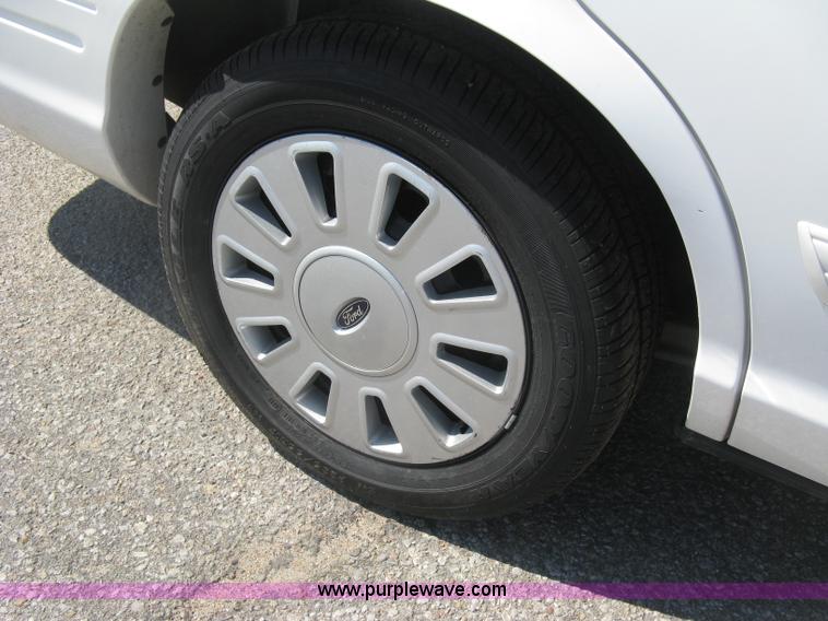 image for item E7928 2011 Ford Crown Victoria Police Interceptor