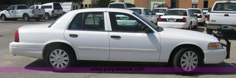 image for item E7929 2010 Ford Crown Victoria Police Interceptor