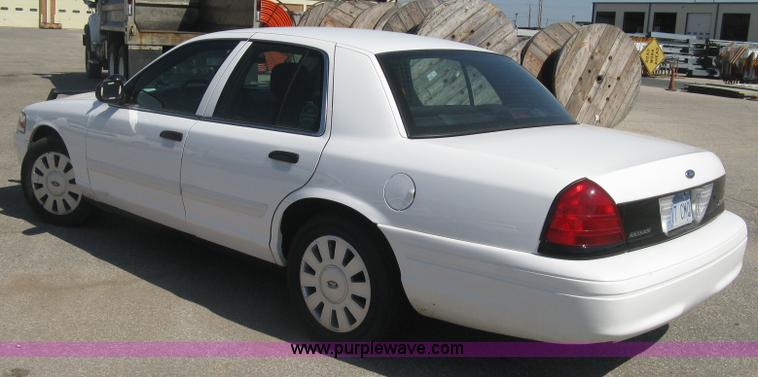 image for item E7929 2010 Ford Crown Victoria Police Interceptor
