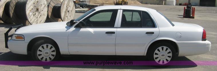 image for item E7929 2010 Ford Crown Victoria Police Interceptor